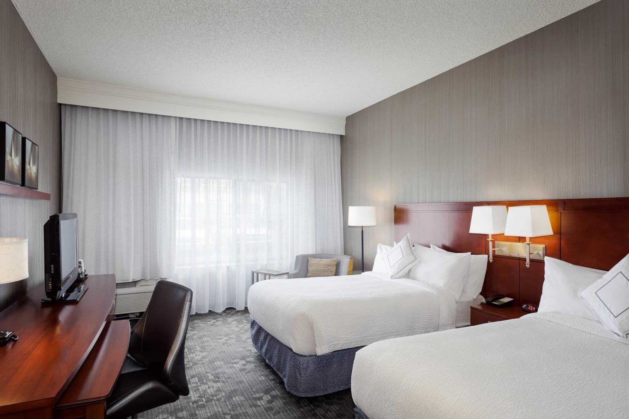 Отель Courtyard By Marriott Стоктон Экстерьер фото