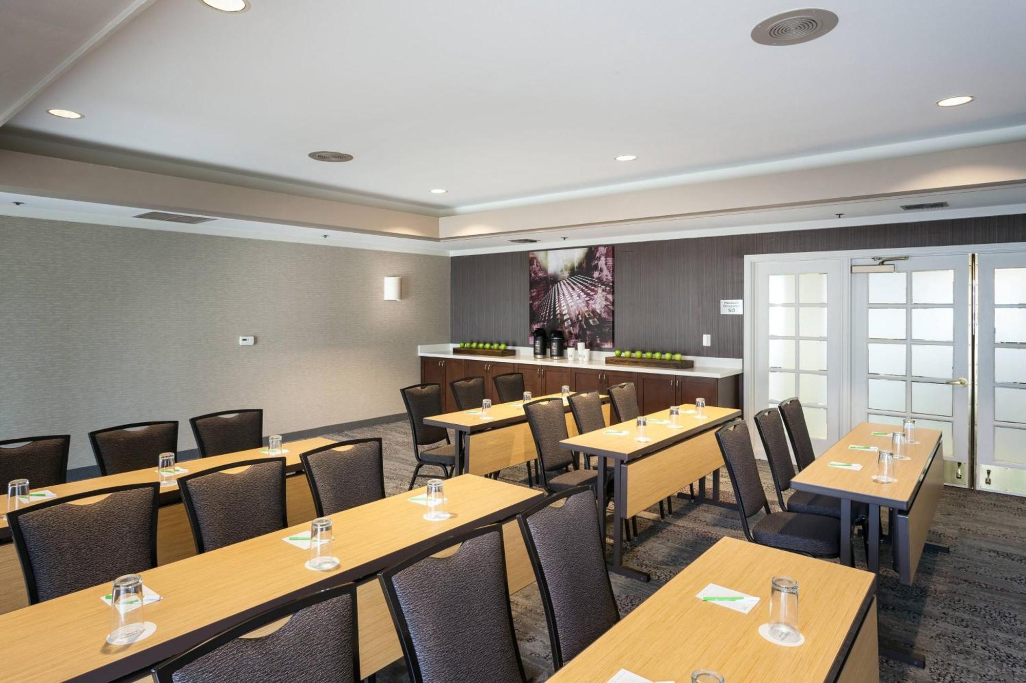 Отель Courtyard By Marriott Стоктон Экстерьер фото